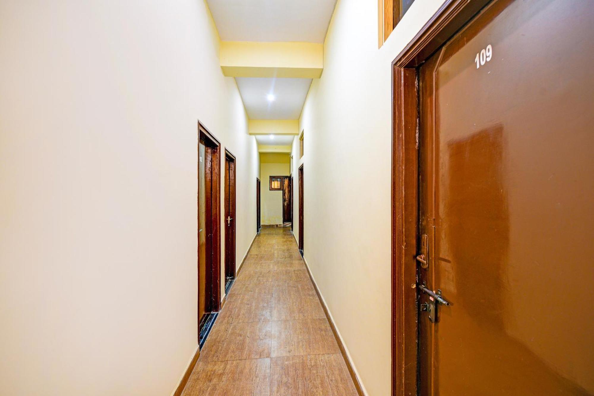 Hotel O Aj Star Hotel 파리다바드 외부 사진