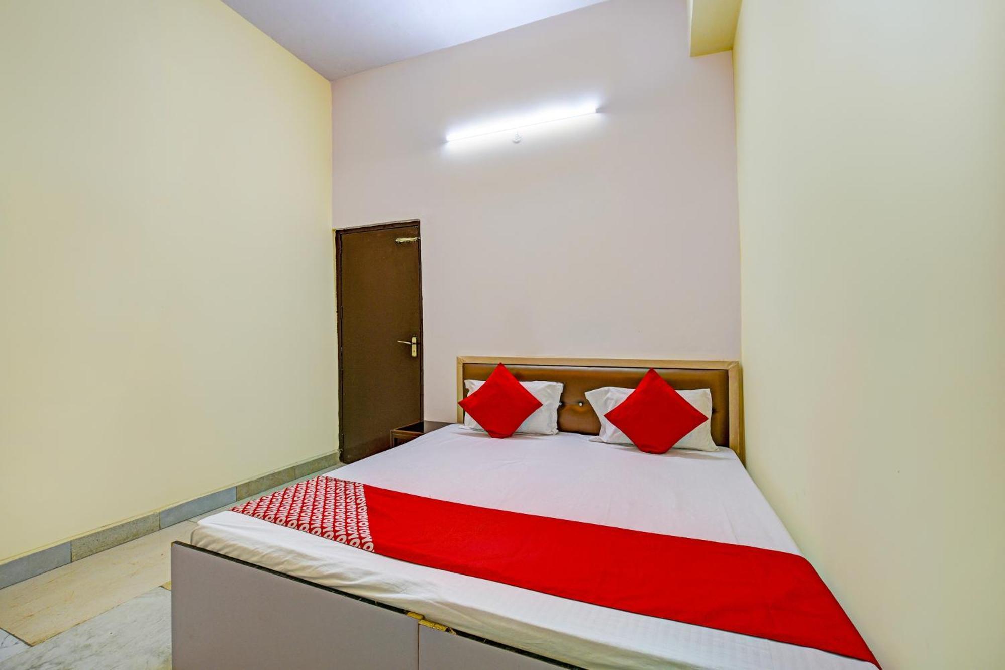 Hotel O Aj Star Hotel 파리다바드 외부 사진